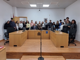 El grupo en la sala de vistas